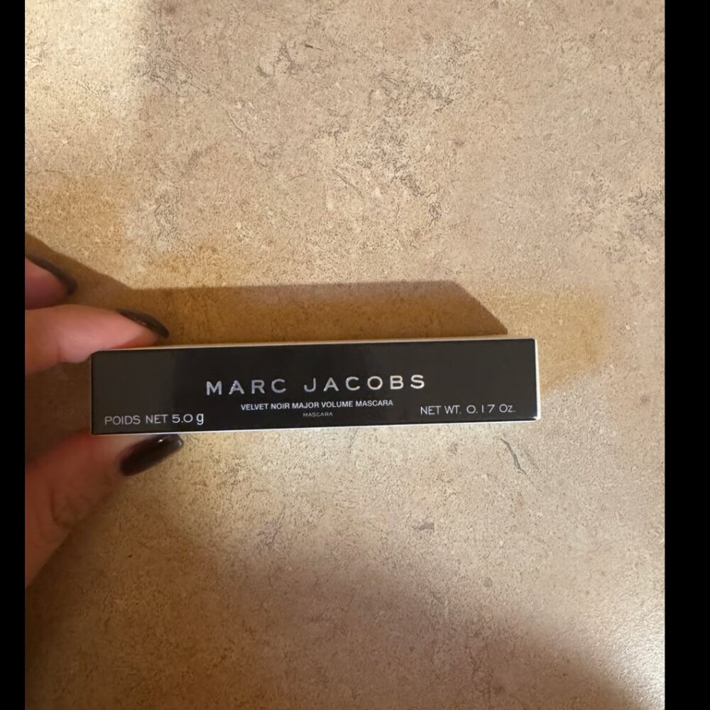 Marc Jacobs Beauty Velvet Noir Major Volume Mascara Deluxe Travel Size - Picture 2 of 2